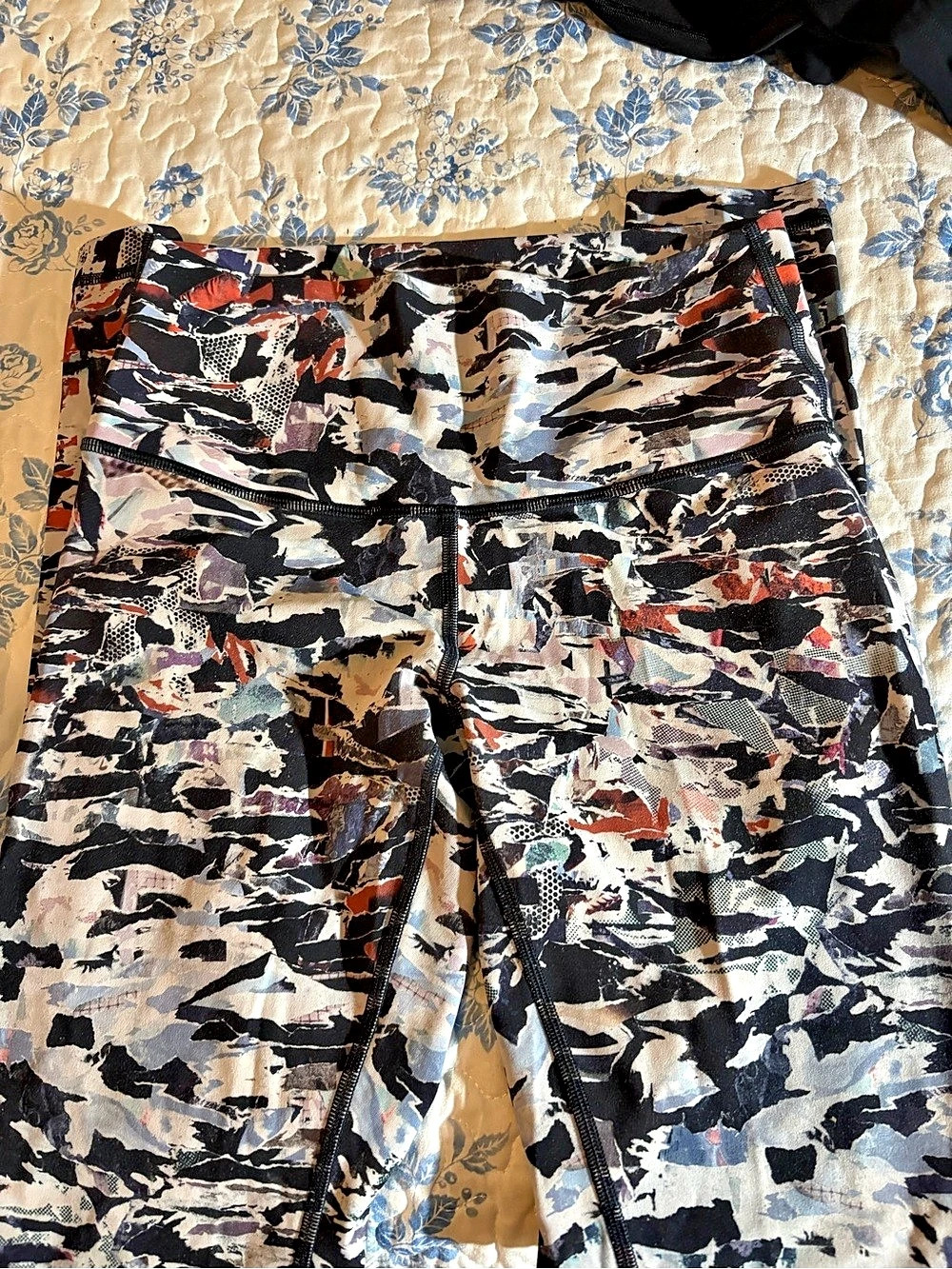 Lululemon Abstract Print Leggings in Black & Multicolor